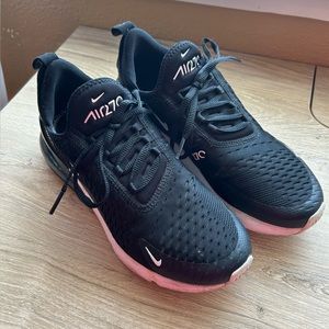 COPY - Woman’s Nike air max 270
